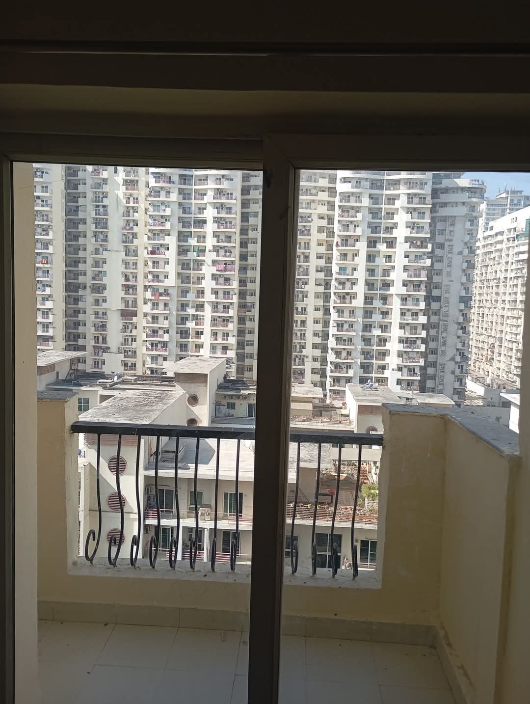 HYDE PARK: 2 BHK + Study Semi Furnished Flat for rent in Sector 78, Noida