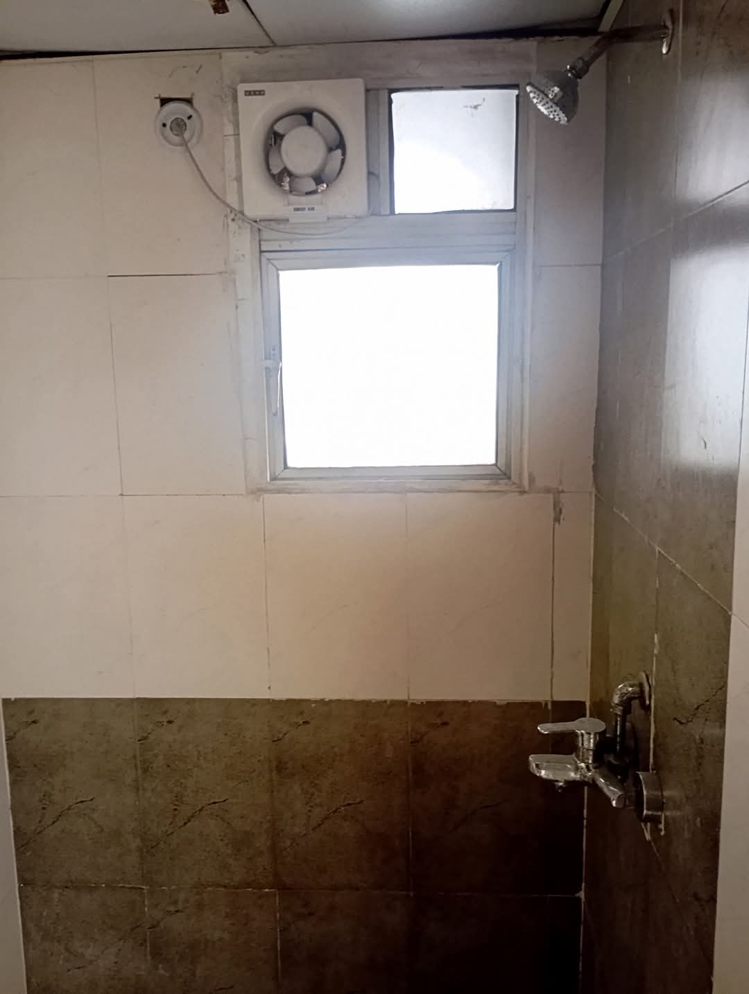 HYDE PARK: 2 BHK + Study Semi Furnished Flat for rent in Sector 78, Noida