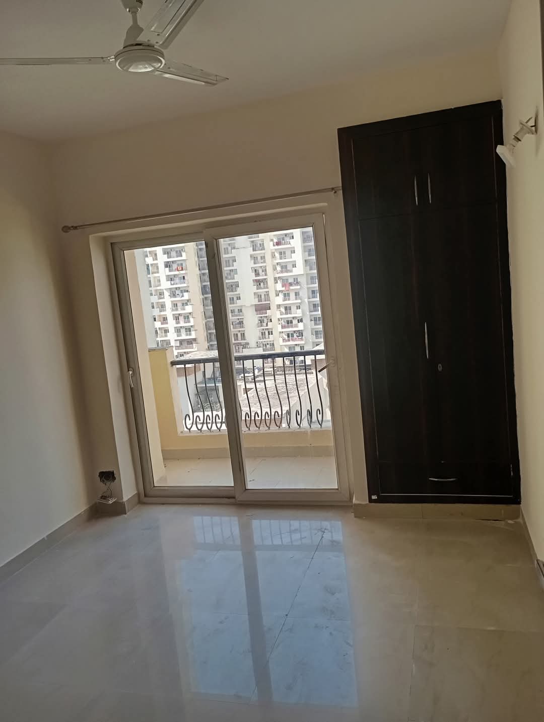 HYDE PARK: 2 BHK + Study Semi Furnished Flat for rent in Sector 78, Noida
