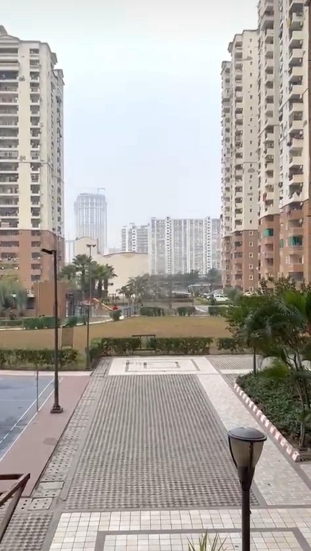 Hyde Park : 3 BHK Flat for sale in Sector 78 Noida 