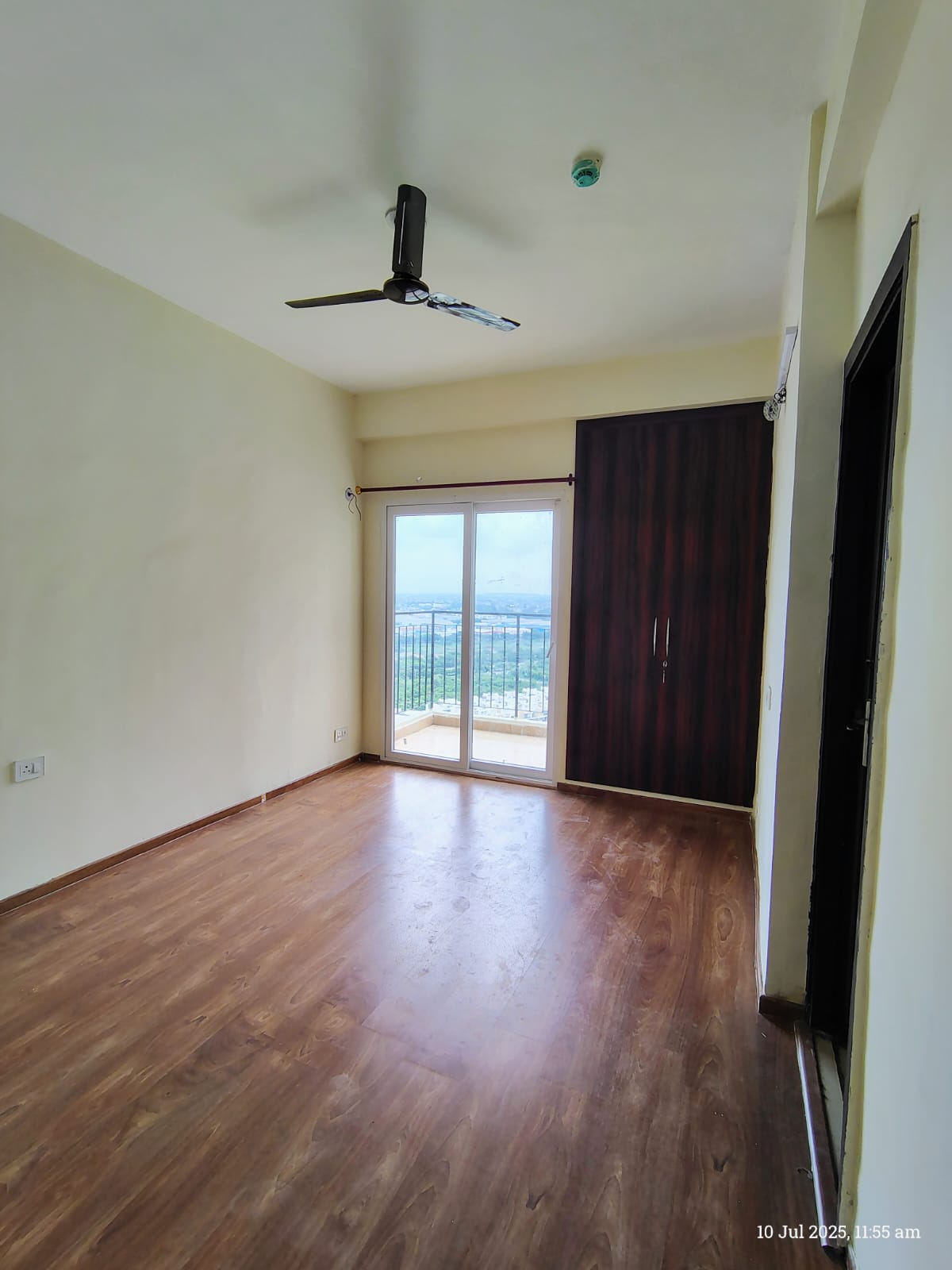Amrapali Dream Valley : 2 BHK Semi Furnished Flat for rent in TechZone 4, Noida Extension (5)