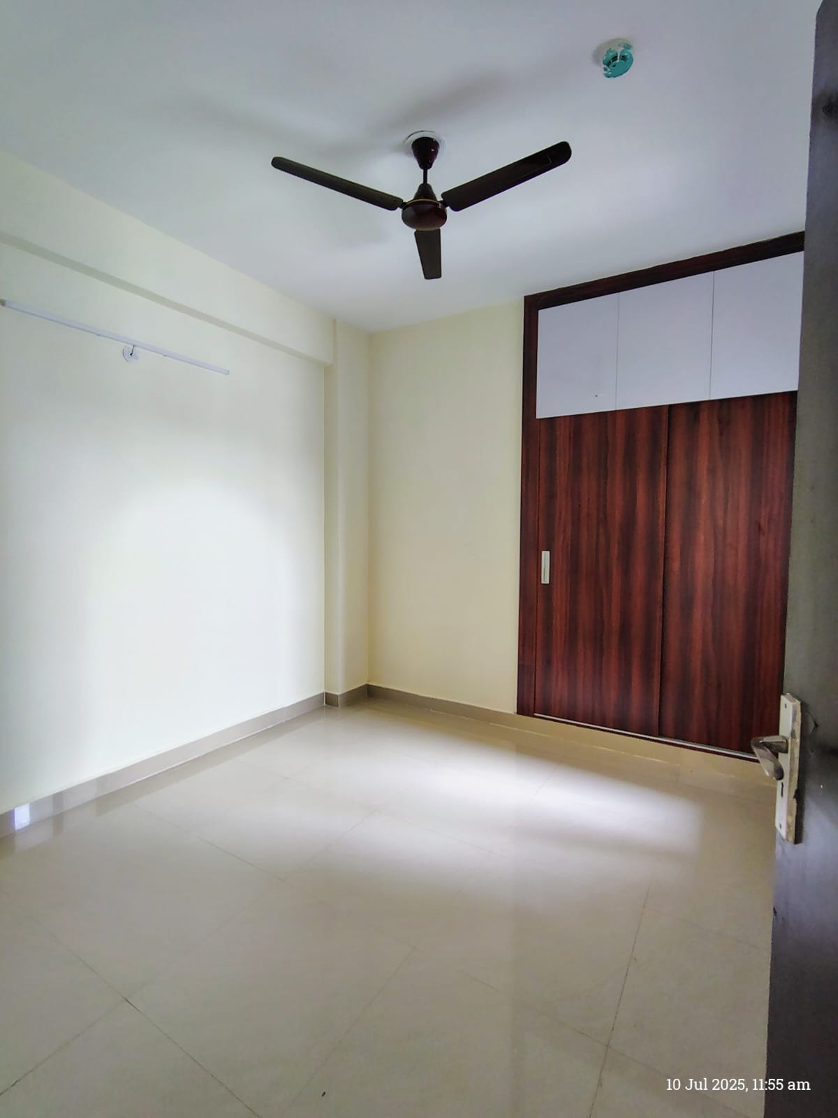 Amrapali Dream Valley : 2 BHK Semi Furnished Flat for rent in TechZone 4, Noida Extension (5)