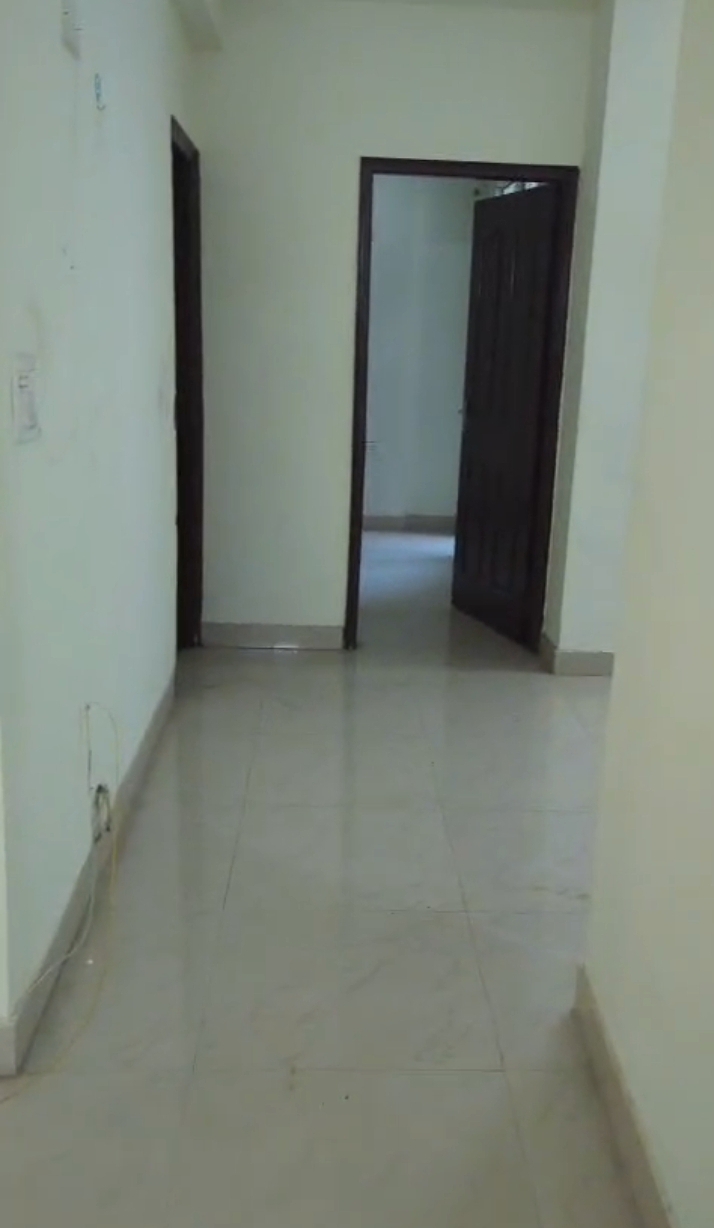 JKG Palm Court : 3 BHK Semi Furnished Flat For Rent in Gaur City  1, Noida Extension