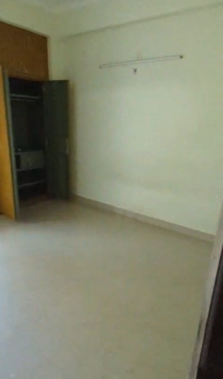 JKG Palm Court : 3 BHK Semi Furnished Flat For Rent in Gaur City  1, Noida Extension