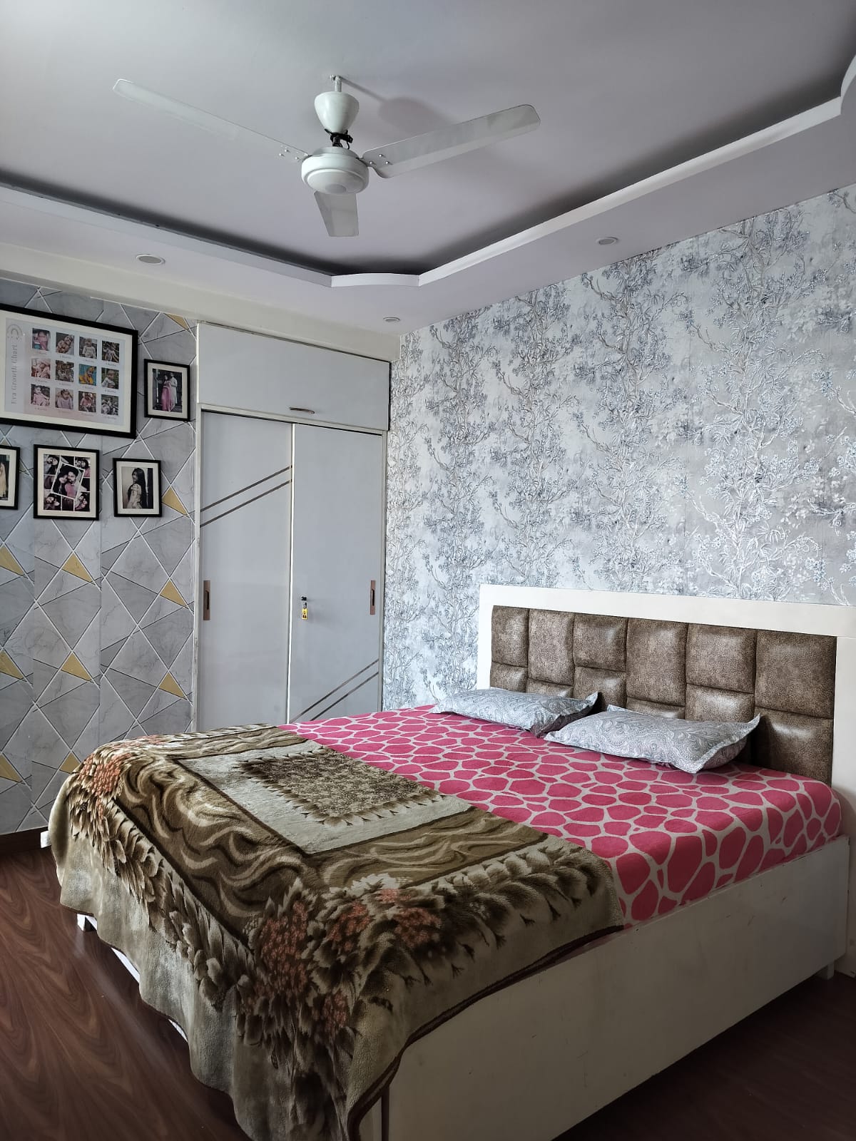 JM Florence : 2 BHK + Study Semi Furnished Flat For Sell in TechZone 4, Noida Extension