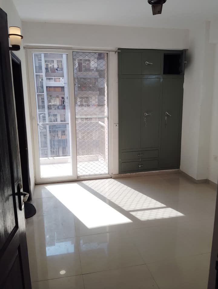 JNC The Park : 2 BHK Semi Furnished Flat for rent in Sector 16C, Noida Extension