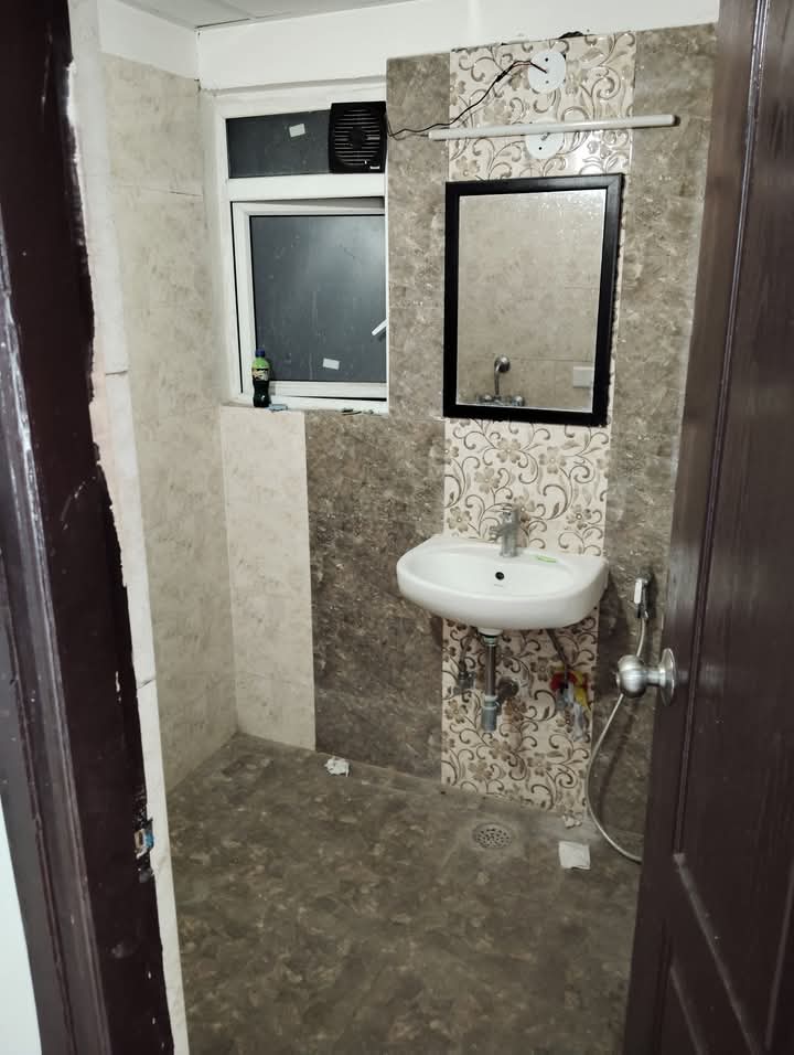 JNC The Park : 2 BHK Semi Furnished Flat for rent in Sector 16C, Noida Extension