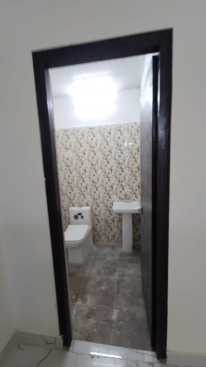 Shree homes : 2BHK Semi Furnished Flat For Rent in Sector 74, Noida