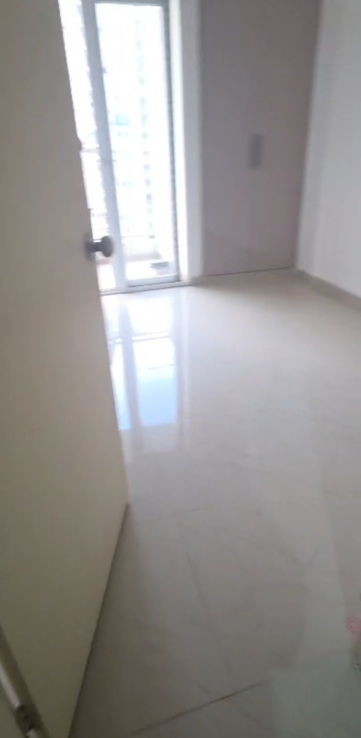 Mahagun Mantra : 2BHK + Study Semi Furnished Flat For Rent in Sector 10, Noida Extension