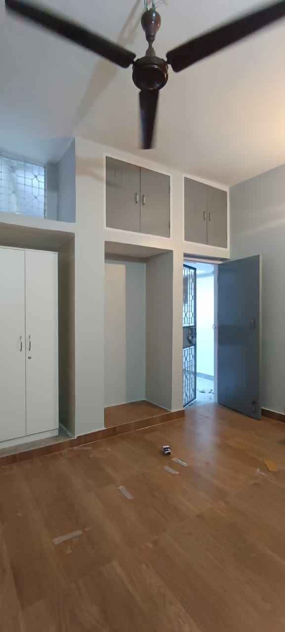 3C Lotus Boulevard : 2 BHK Semi Furnished Flat for rent in Sector 100, Noida