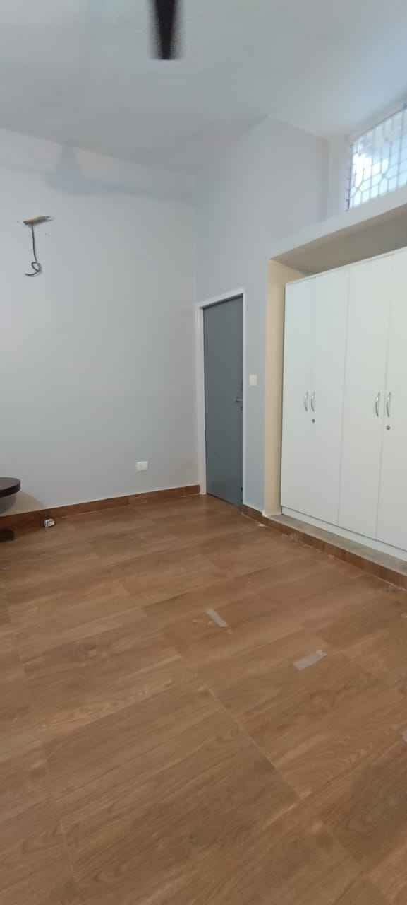 3C Lotus Boulevard : 2 BHK Semi Furnished Flat for rent in Sector 100, Noida