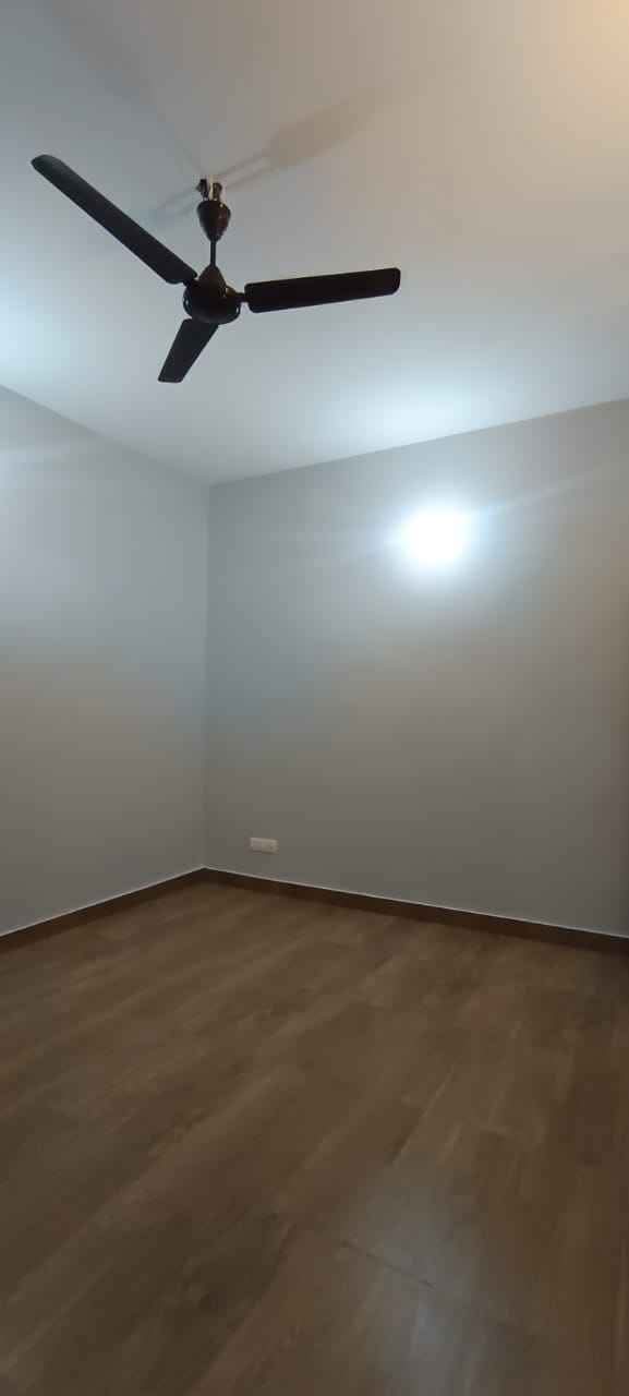 3C Lotus Boulevard : 2 BHK Semi Furnished Flat for rent in Sector 100, Noida