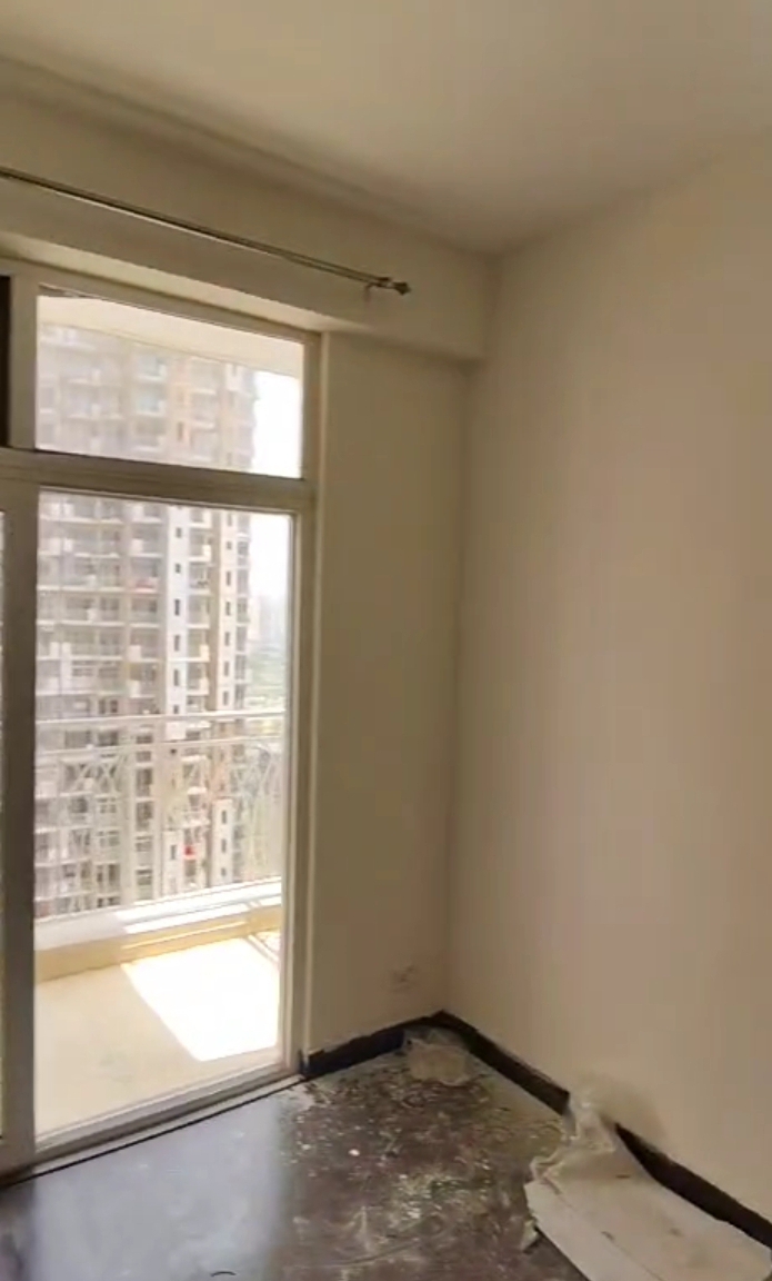Mahagun Mywoods : 2 BHK Semi Furnished Flat For Rent in Gaur City 2, Noida Extension