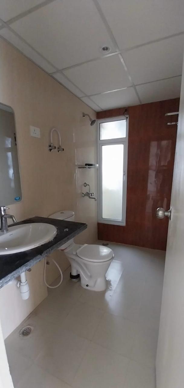 Mahagun Mantra : 2BHK + Study Semi Furnished Flat For Rent in Sector 10, Noida Extension