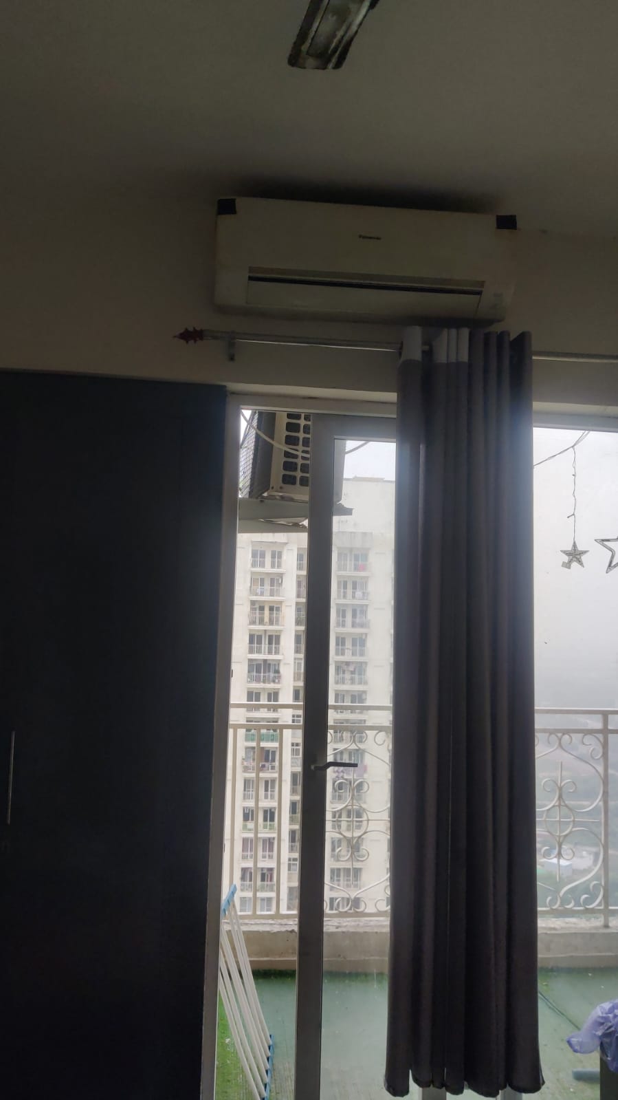 Mahagun Mantra : 2BHK Semi Furnished Flat For Rent in Sector 10, Noida Extension