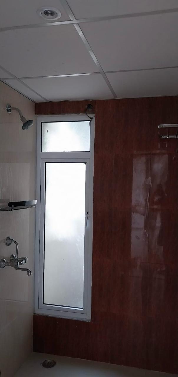 Mahagun Mantra : 2BHK + Study Semi Furnished Flat For Rent in Sector 10, Noida Extension