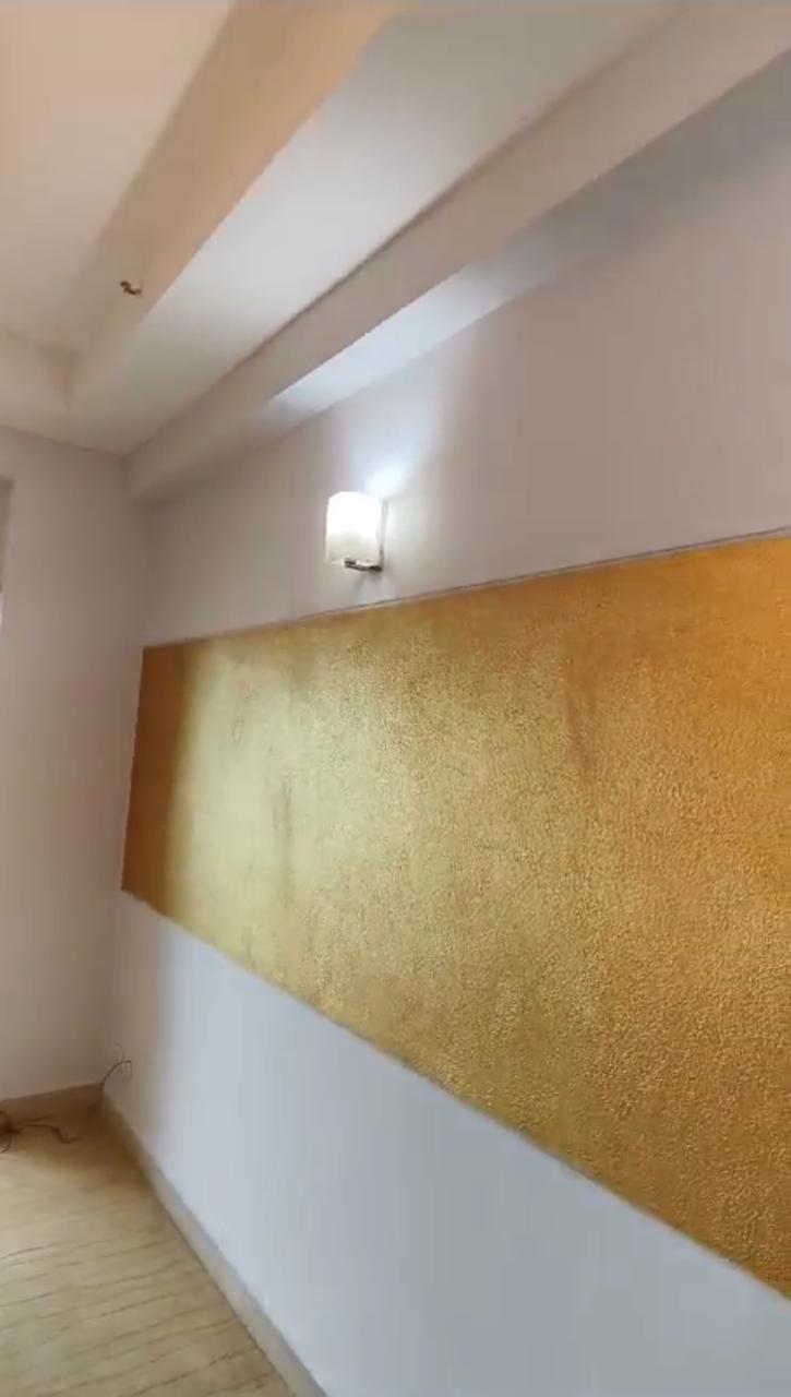 Mahagun Moderne : 3BHK Semi Furnished Flat For Sell in Sector 78, Noida