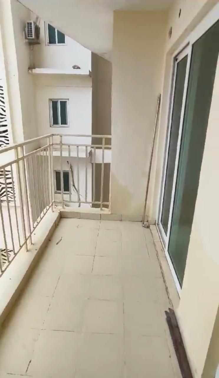 Mahagun Moderne : 3BHK Semi Furnished Flat For Sell in Sector 78, Noida
