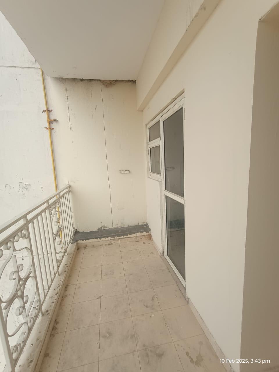 Mahagun Mantra : 4BHK Semi Furnished Flat For Rent in Sector 10, Noida Extension