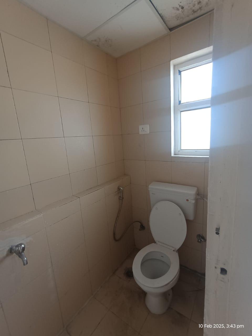 Mahagun Mantra : 4BHK Semi Furnished Flat For Rent in Sector 10, Noida Extension