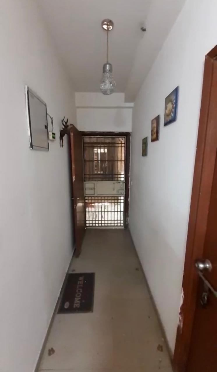 Mahagun Mywoods : 2BHK Fully Furnished Flat For Rent in Gaur City 2, Noida Extension 