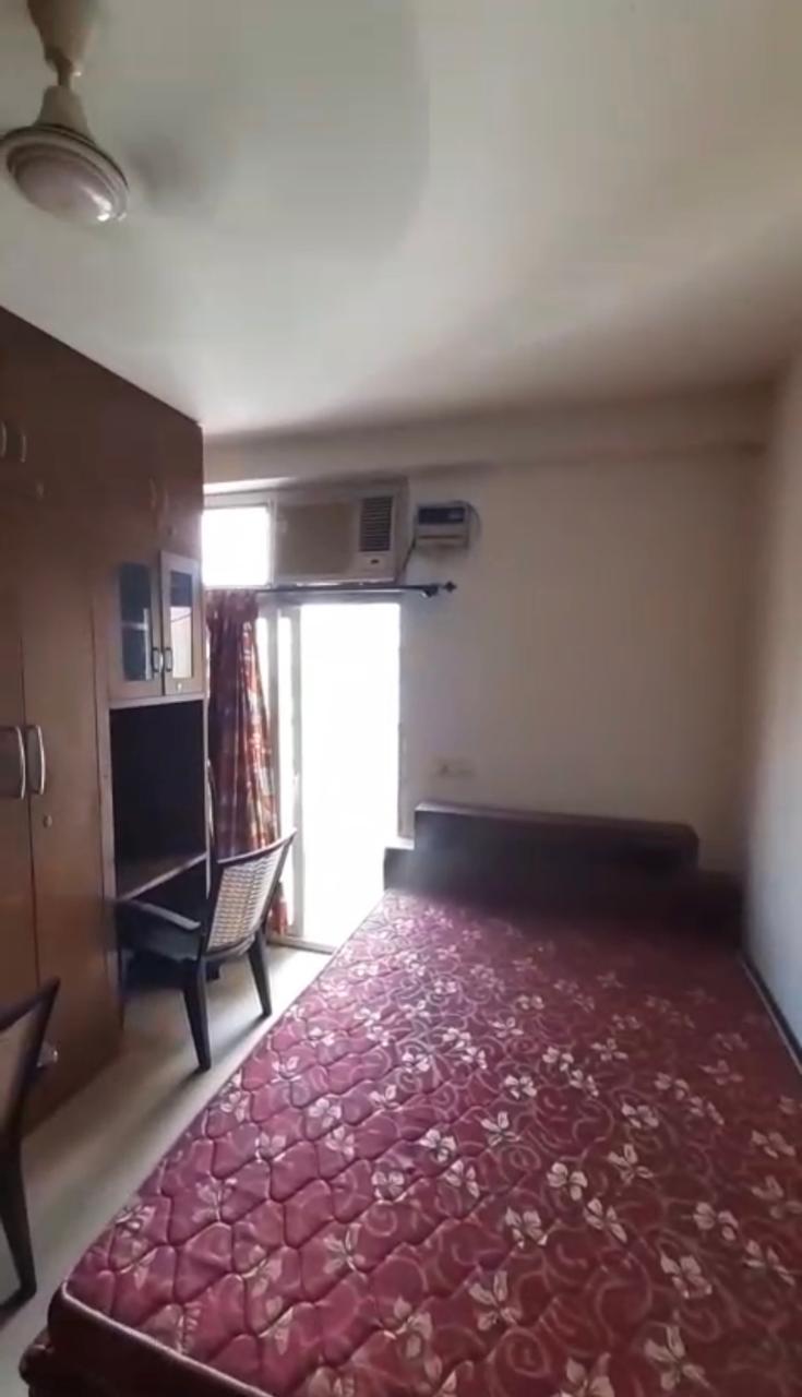 Mahagun Mywoods : 2BHK Fully Furnished Flat For Rent in Gaur City 2, Noida Extension