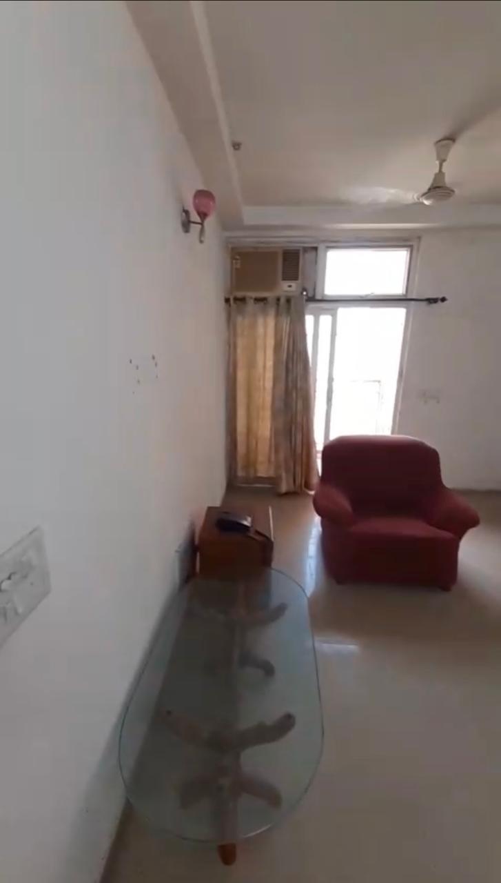 Mahagun Mywoods : 2BHK Fully Furnished Flat For Rent in Gaur City 2, Noida Extension