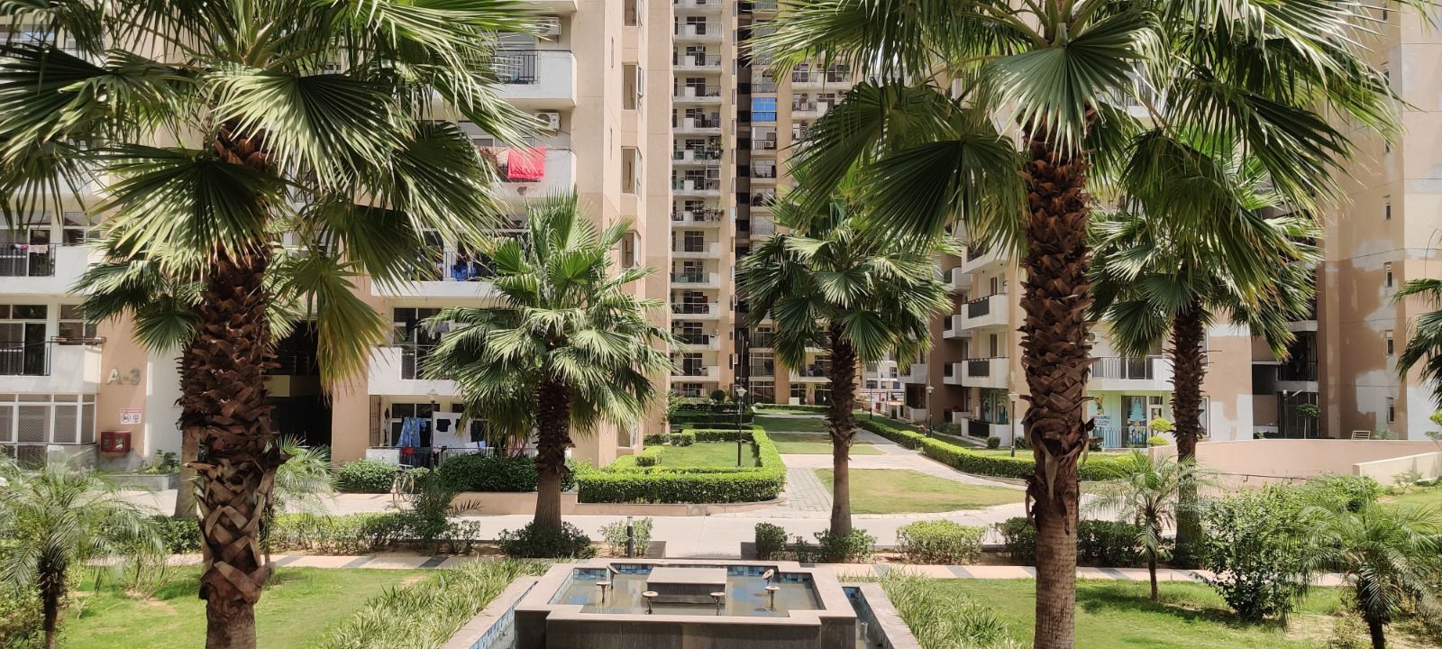 Nirala Aspire : 3 BHK UnFurnished Flat For Rent in Sector 16C, Noida Extension