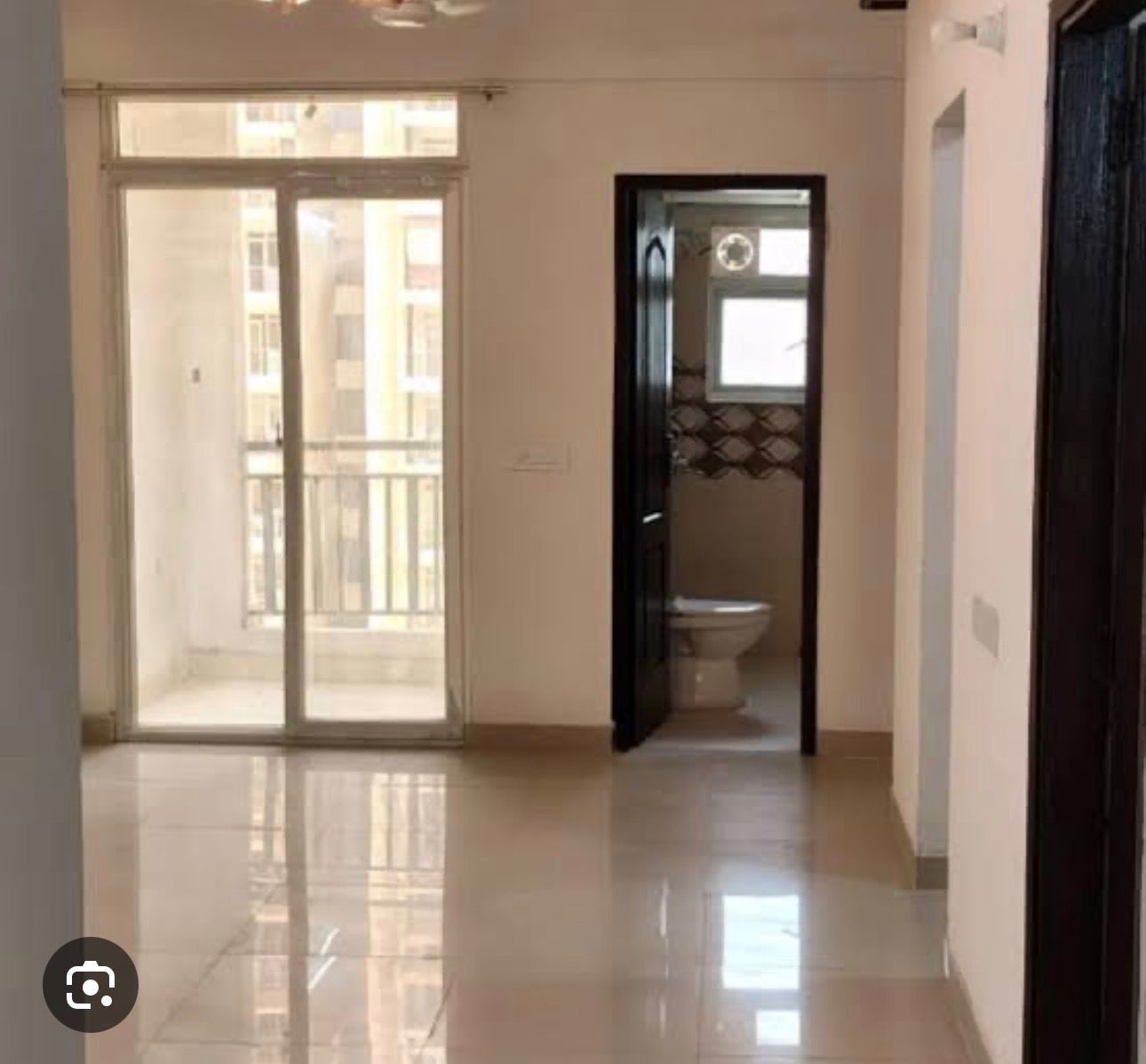 Nirala Aspire : 3 BHK UnFurnished Flat For Rent in Sector 16C, Noida Extension