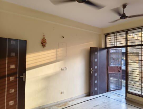 Niti Khand 1, Ghaziabad : 3 BHK Semi Furnished Builder Floor For Rent in Indirapuram, Ghaziabad
