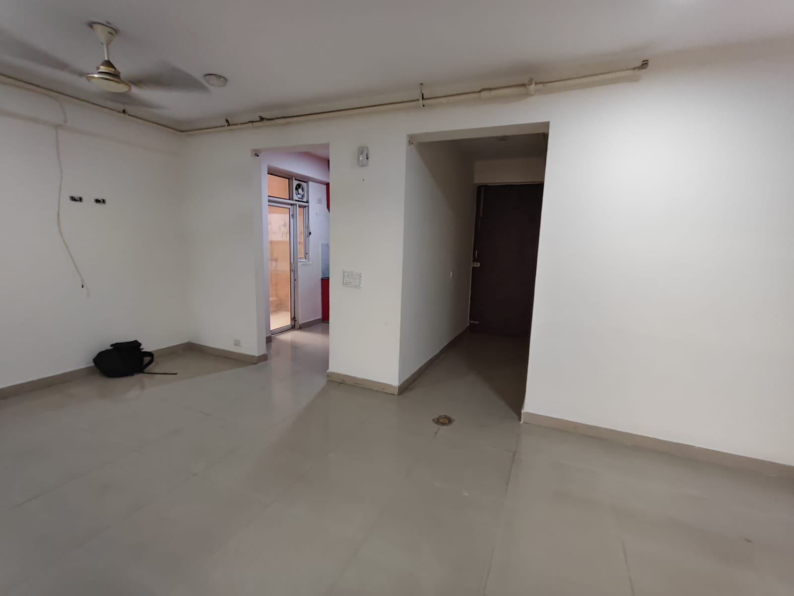 Nirala Greenshire : 3 BHK Semi Furnished Flat For Rent in Sector 2, Noida Extension