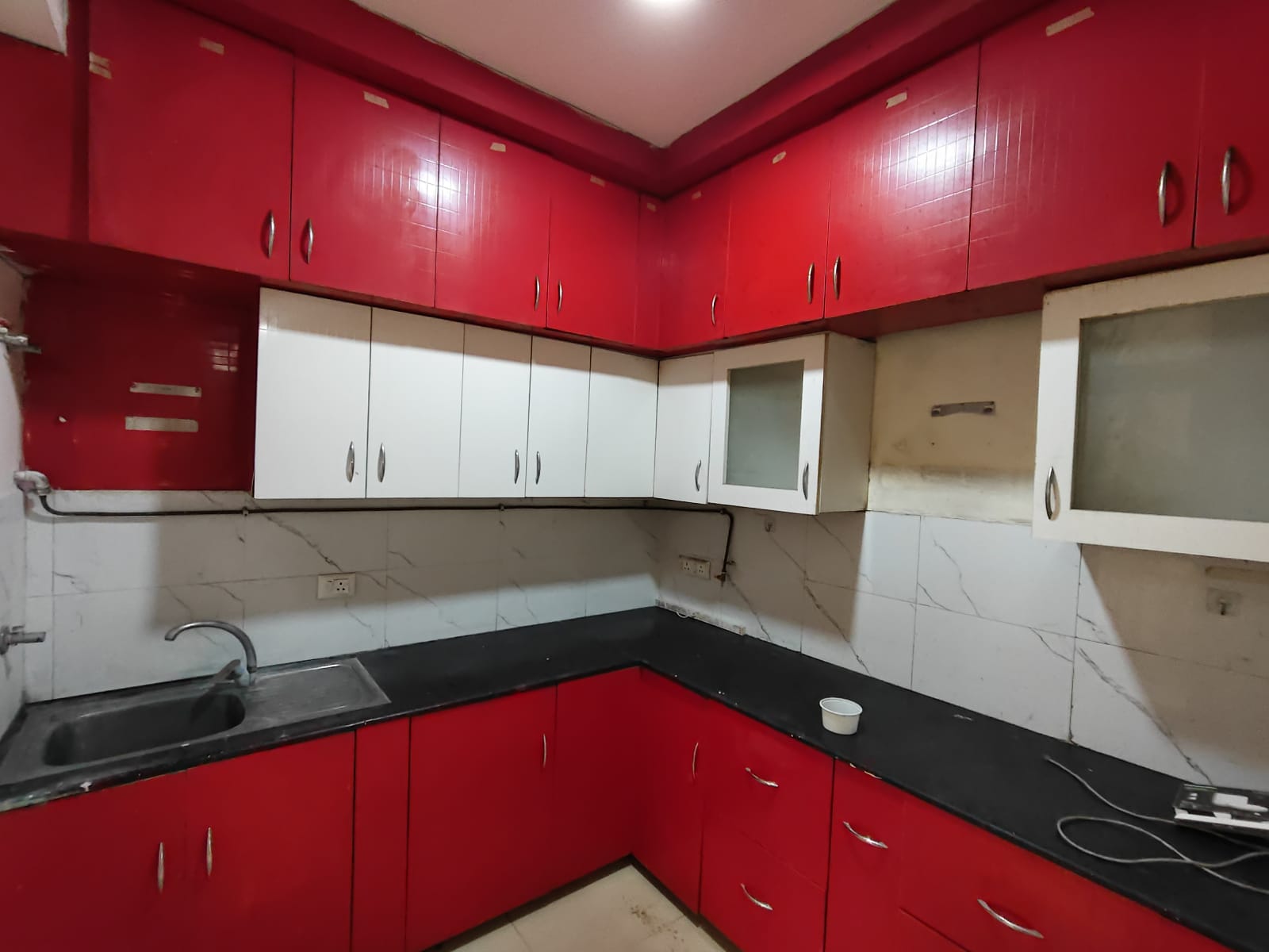 Nirala Greenshire : 3 BHK Semi Furnished Flat For Rent in Sector 2, Noida Extension