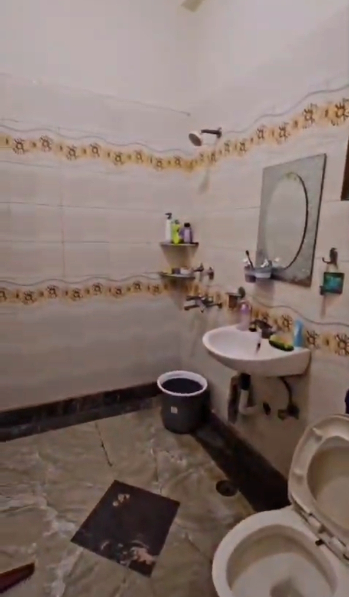 Niti Khand 1, Ghaziabad : 2 BHK Fully Furnished Flat For Rent in Indirapuram, Ghaziabad