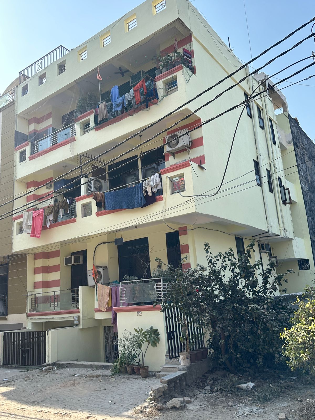 Niti Khand 1, Ghaziabad : 1 BHK Fully Furnished Builder Floor For Rent in Indirapuram, Ghaziabad
