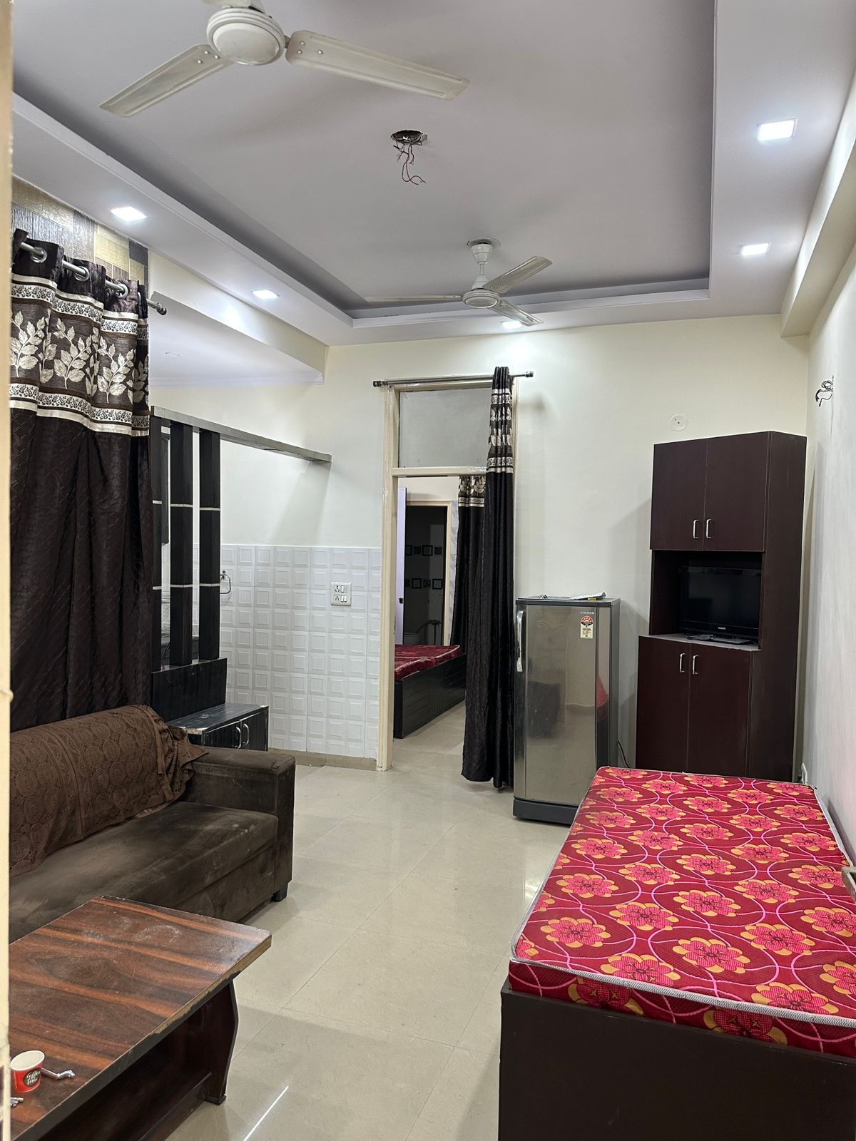 Niti Khand 1, Ghaziabad : 1 BHK Fully Furnished Builder Floor For Rent in Indirapuram, Ghaziabad