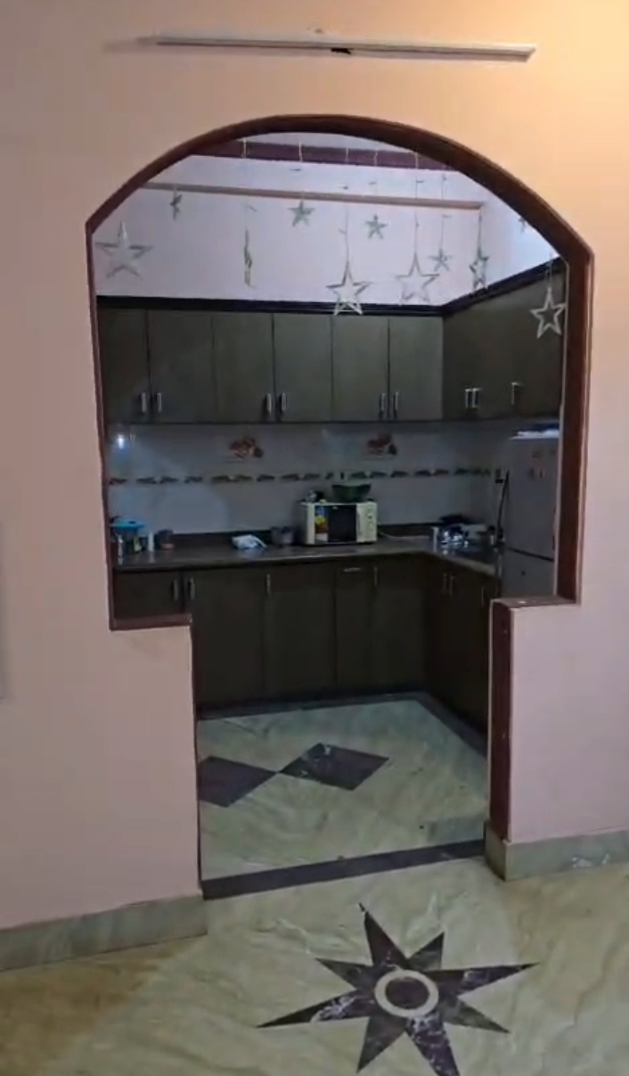 Niti Khand 1, Ghaziabad : 2 BHK Fully Furnished Flat For Rent in Indirapuram, Ghaziabad