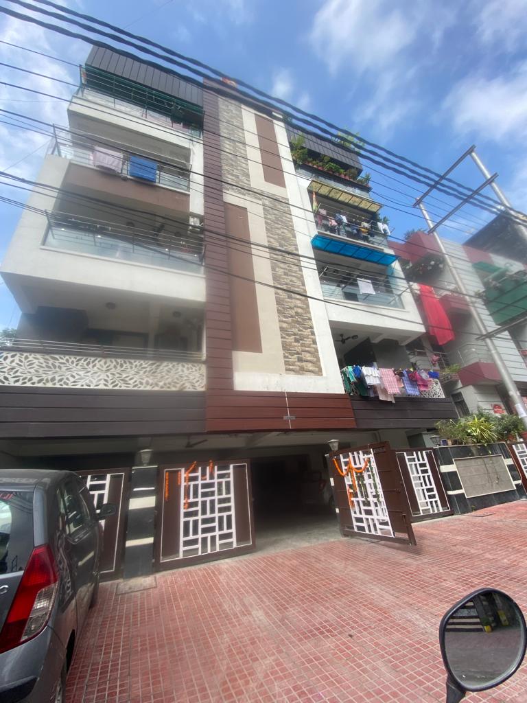 Niti Khand 1, Ghaziabad : 2BHK Semi Furnished Flat For Rent in Indirapuram, Ghaziabad