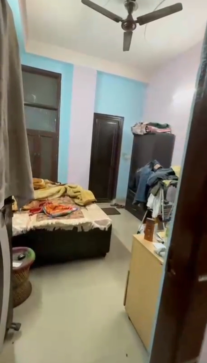 Niti Khand 1, Ghaziabad : 2BHK Semi Furnished Flat For Sell in Indirapuram, Ghaziabad 