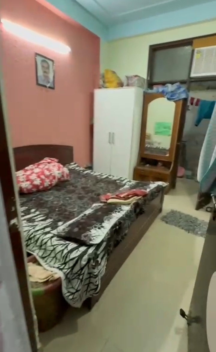 Niti Khand 1, Ghaziabad : 2BHK Semi Furnished Flat For Sell in Indirapuram, Ghaziabad
