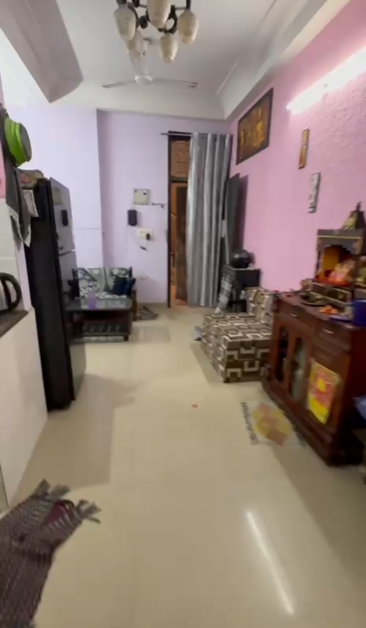Niti Khand 1, Ghaziabad : 2BHK Semi Furnished Flat For Sell in Indirapuram, Ghaziabad