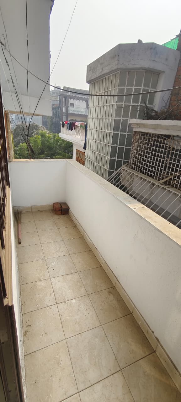 Gyan Khand 1, Ghaziabad : 3 BHK Semi Furnished Flat For Rent in Indirapuram, Ghaziabad