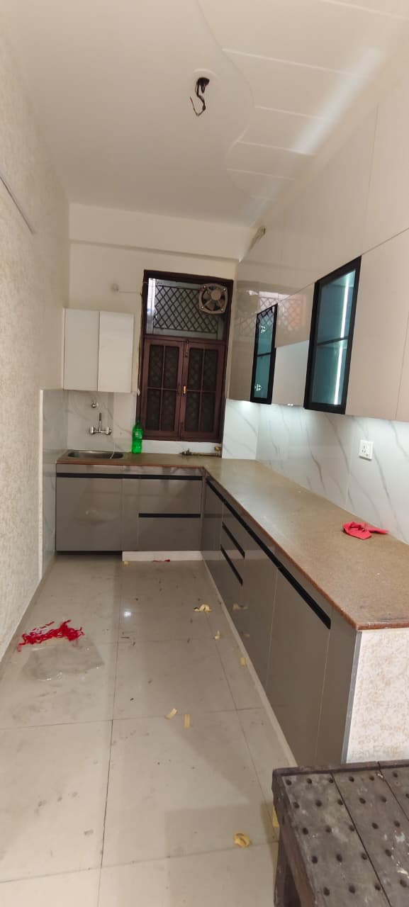 Gyan Khand 1, Ghaziabad : 3 BHK Semi Furnished Flat For Rent in Indirapuram, Ghaziabad