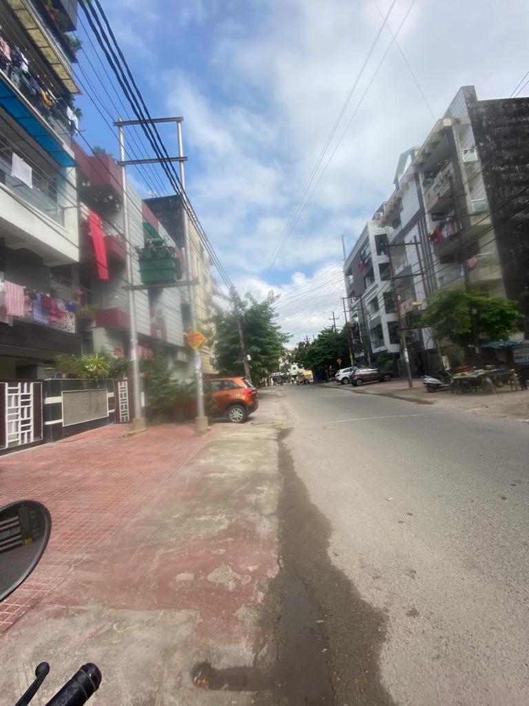 Niti Khand 1, Ghaziabad : 2BHK Semi Furnished Flat For Rent in Indirapuram, Ghaziabad