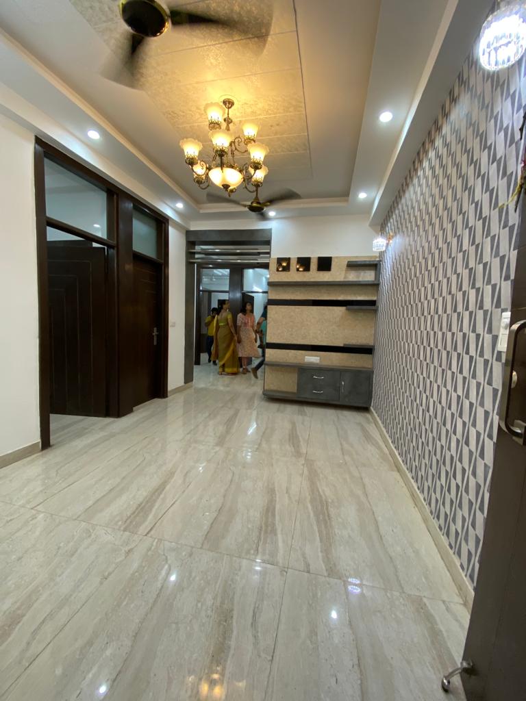 Niti Khand 1, Ghaziabad : 2BHK Semi Furnished Flat For Rent in Indirapuram, Ghaziabad