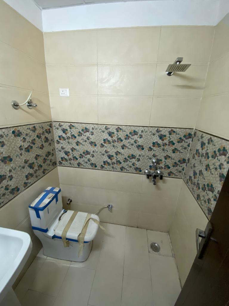 Niti Khand 1, Ghaziabad : 2BHK Semi Furnished Flat For Rent in Indirapuram, Ghaziabad