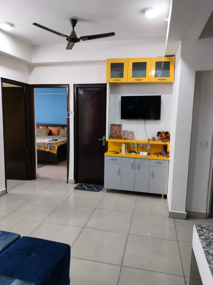 Panchsheel Greens 1 : 2 BHK Fully Furnished Flat For Rent in Sector 16B, Noida Extension