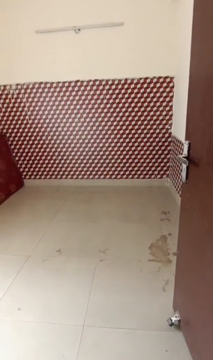 Panchsheel Greens 2 : 2 BHK Fully Furnished Flat For Rent in Sector 16B, Noida Extension