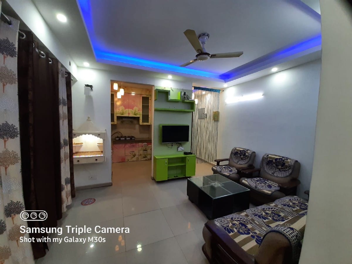 Palm Olympia : 2BHK Fully Furnished Flat For Rent in Gaur City 2, Noida Extension