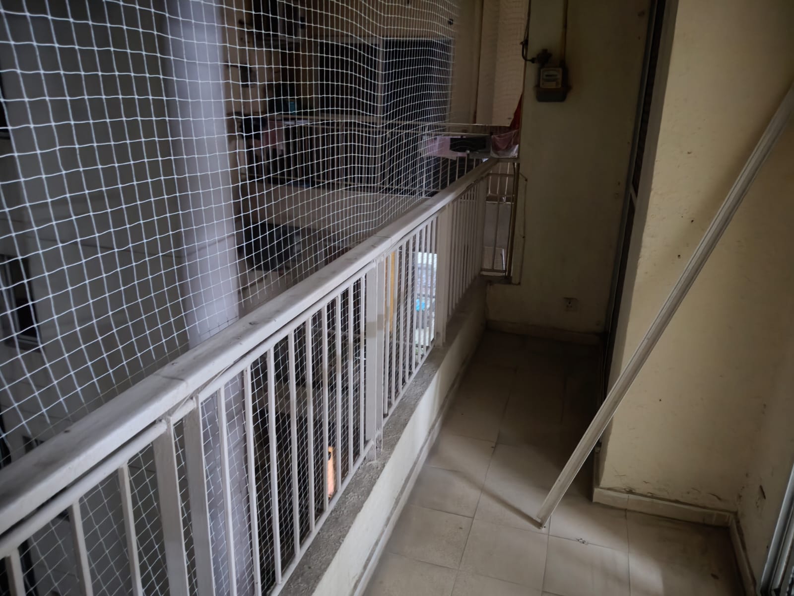 Palm Olympia : 3 BHK Semi Furnished Flat For Rent in Gaur City 2, Noida Extension