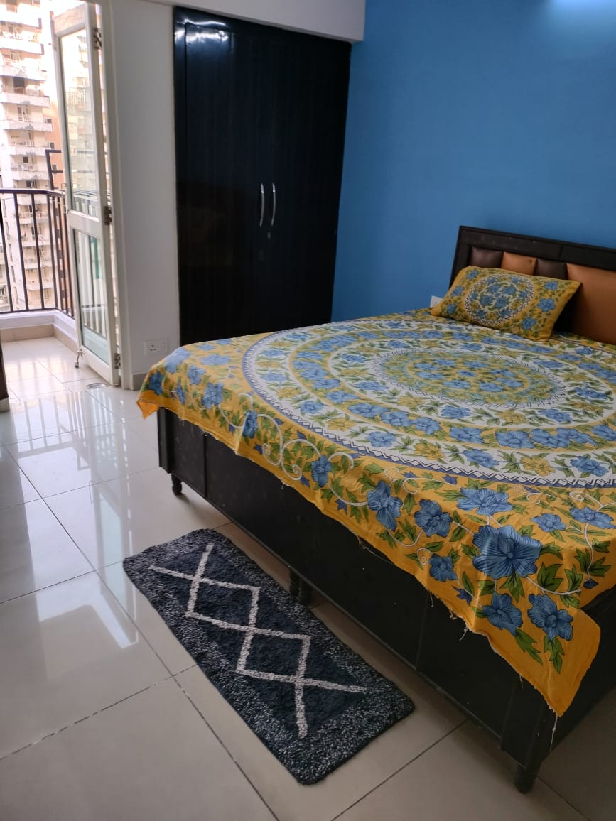 Panchsheel Greens 1 : 2 BHK Fully Furnished Flat For Rent in Sector 16B, Noida Extension